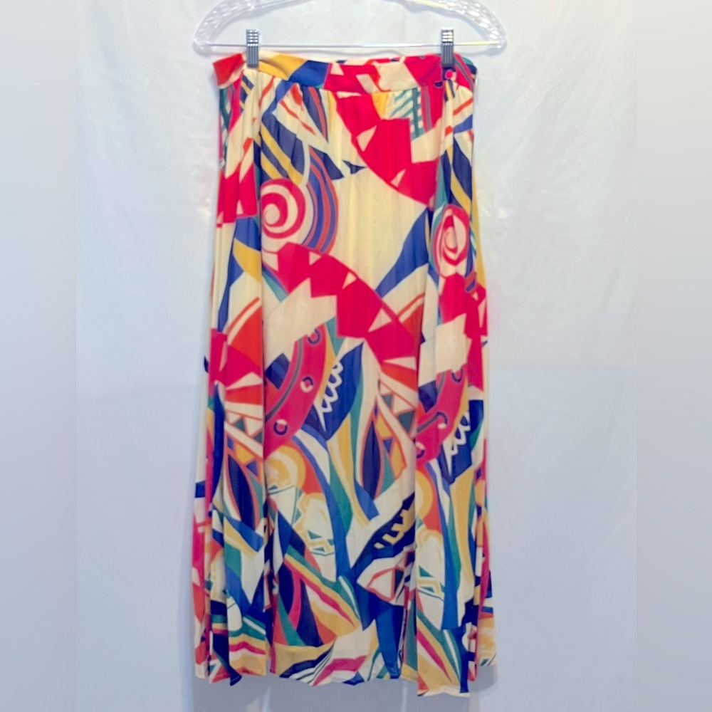 Pleated midi skirt with colorful print